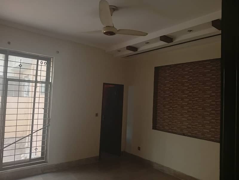 10 Marla House For sale Is Available In Wapda Town Phase 2 6