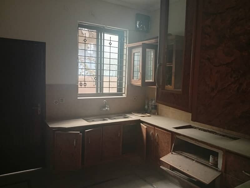 10 Marla House For sale Is Available In Wapda Town Phase 2 8