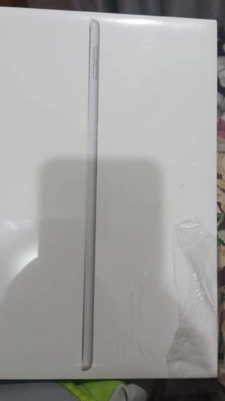 iPad 8th generation 32GB box pack 1