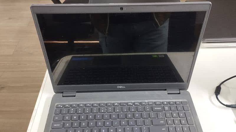 Dell latitude Core i7 10th Gen 2