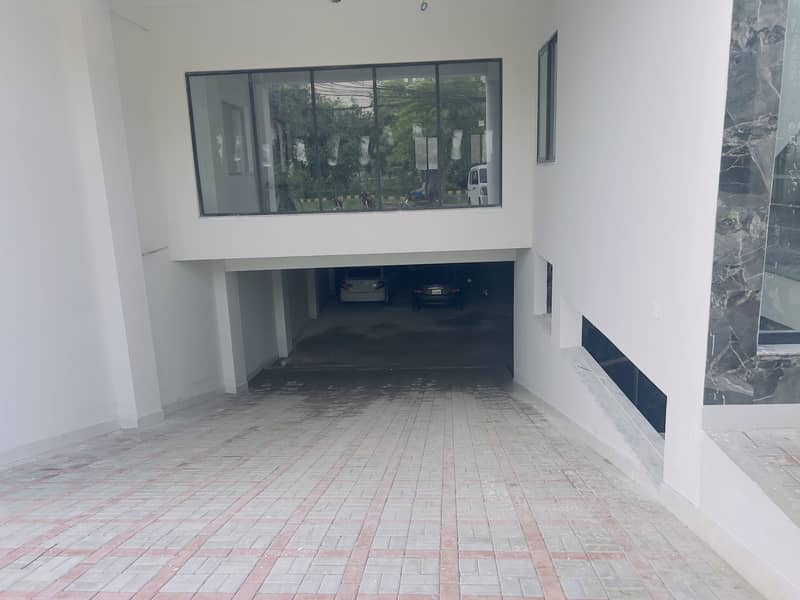 Premium 1-Kanal Commercial Office for Rent Near Emporium Mall, Johar Town Phase 2 0