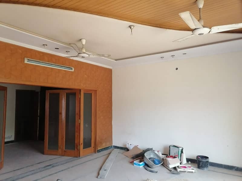 In Johar Town Phase 2 - Block J House Sized 1 Kanal For Sale 1