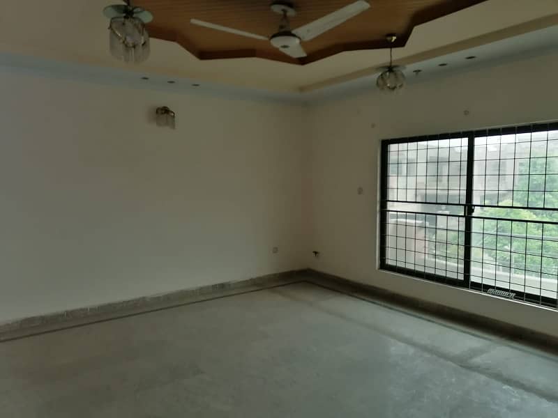 In Johar Town Phase 2 - Block J House Sized 1 Kanal For Sale 2