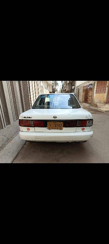 Nissan Sunny 1992 4