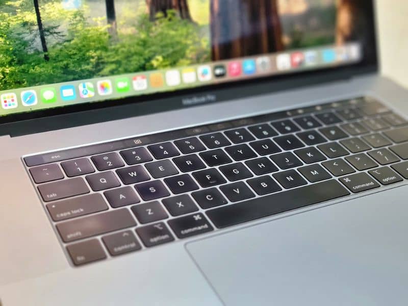 MACBOOK PRO 2018 (CORE I9) 32/512GB SSD 6