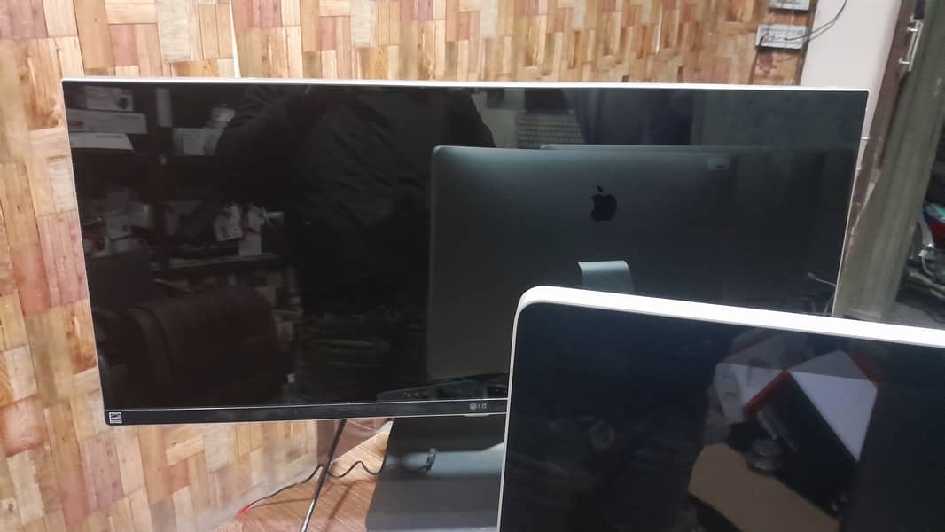 LG 34 INCH Borderless Wide LCD LED Apple 24 inch ,27 inch Cinema 3