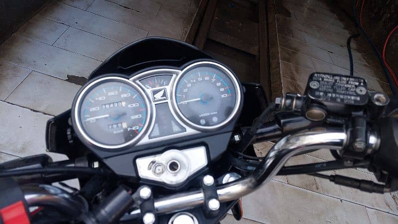 honda CB 150 cc self start use but like newly 0