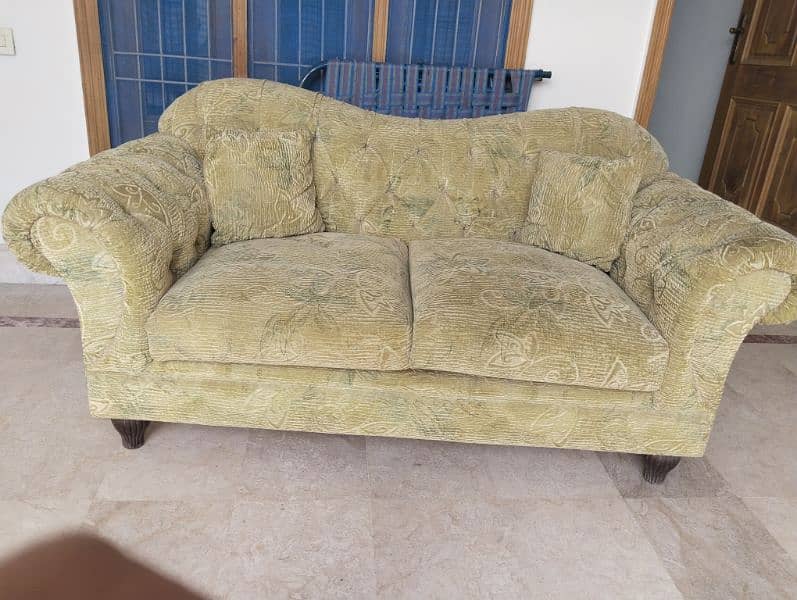 2 seater excellent condition sofa 0