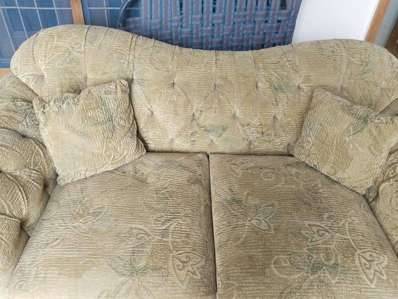 2 seater excellent condition sofa 3