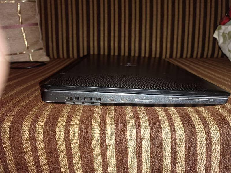 Dell Precision 7530 - Core i7 8th Generation Laptop 2