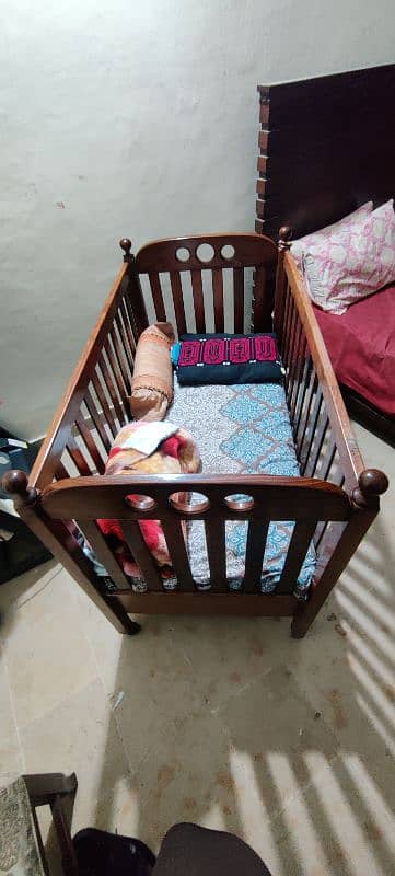 baby cot 2