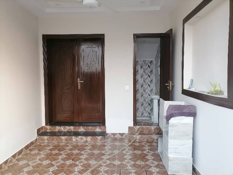 Ideally Located House Of 5 Marla Is Available For sale In Lahore 8