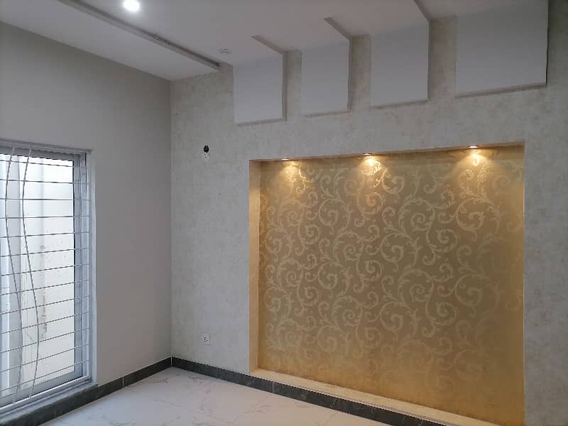 Ideally Located House Of 5 Marla Is Available For sale In Lahore 17