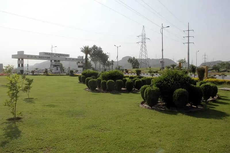 Educational institute plot for sale in B17 Islamabad 11