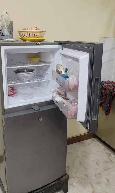 Haier fridge 216ebs for sale urgent need cash 1