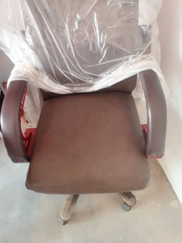 BRAND NEW REVOLVING CHAIR AT VERY REASONABLE PRICE 1