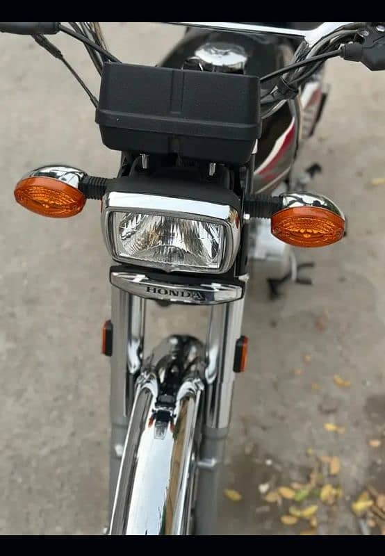 Honda cg125 2025model complt docs all punjab registered nmbr lga hua 0