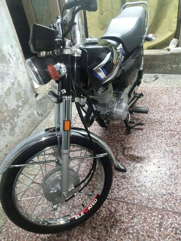 Honda cg125 2025model complt docs all punjab registered nmbr lga hua 1