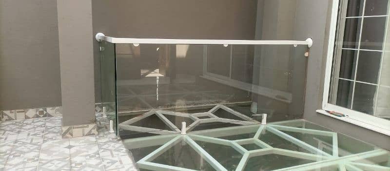 GLASS PARTITION FOR OFFICE 4