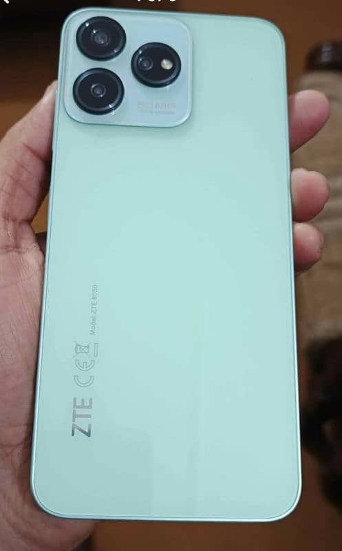 ZTE bladebv 50 mobile with box for Sell 2