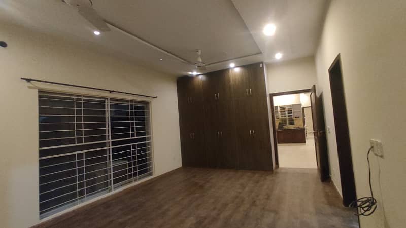 1 Kanal Upper Portion Available For Rent 12