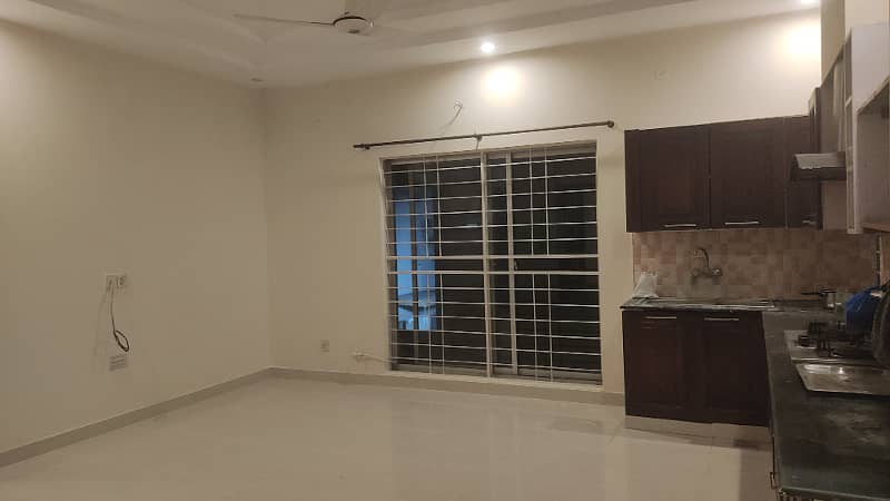 1 Kanal Upper Portion Available For Rent 17