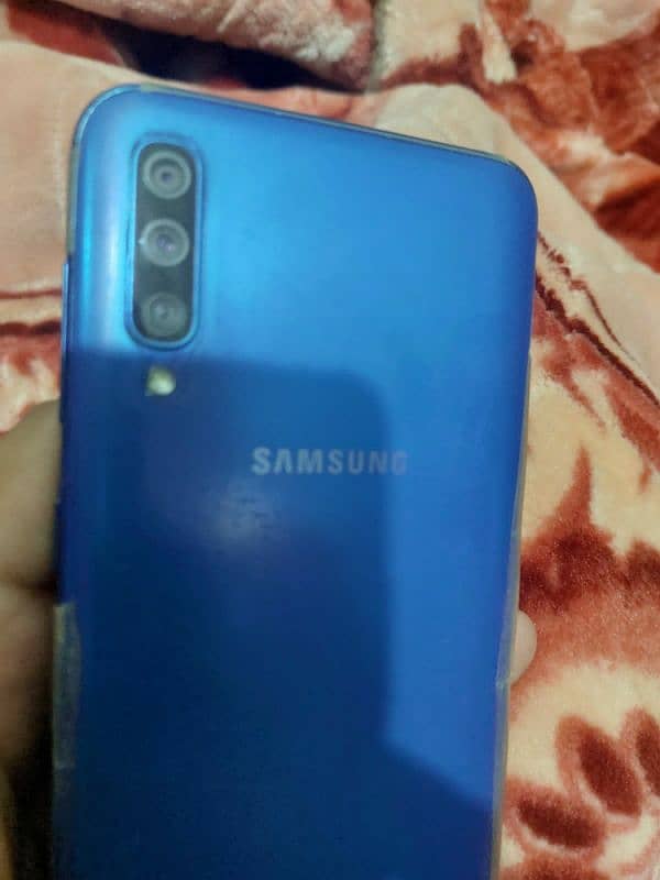 Samsung a50 4gb128gb without box 0