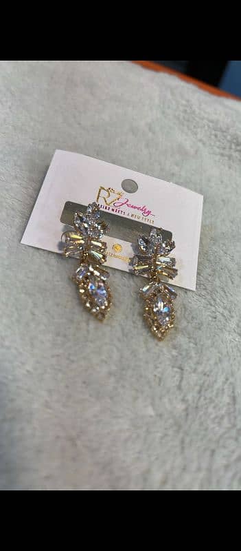 new wonderful and stylish earrings for girls and women 6