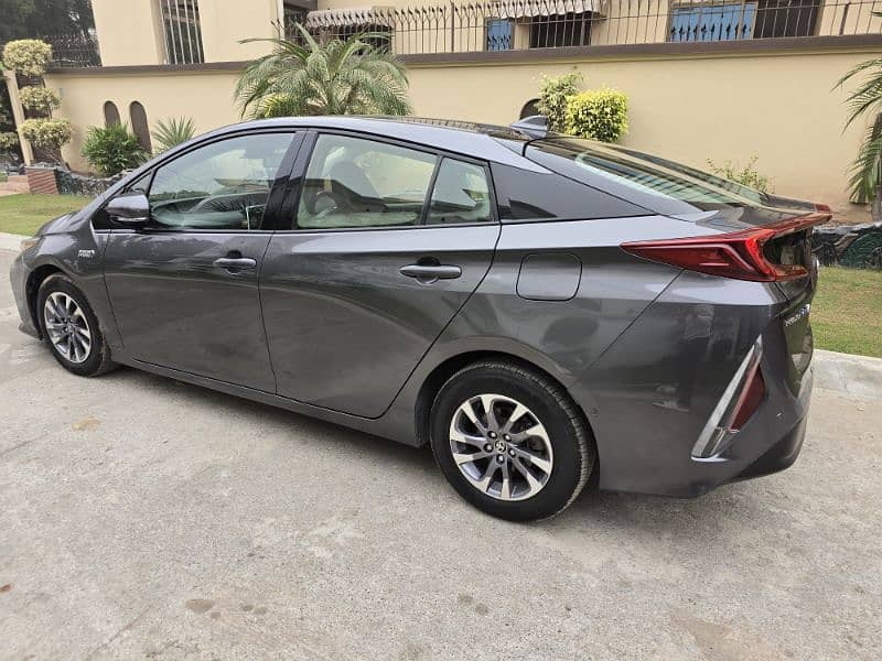 Toyota Prius 2018 5