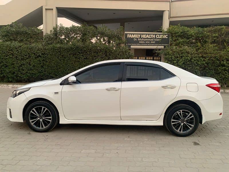 Toyota Altis Grande 2014 4