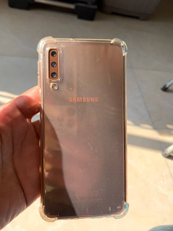 Samsung Galaxy a7 6.128gb 1