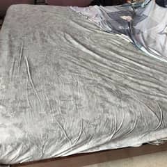 gadda king size 6*6.5 spring mattress good condition urgent sale