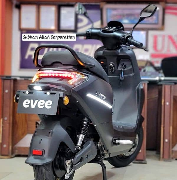 Evee S1 Electric Scooty 0