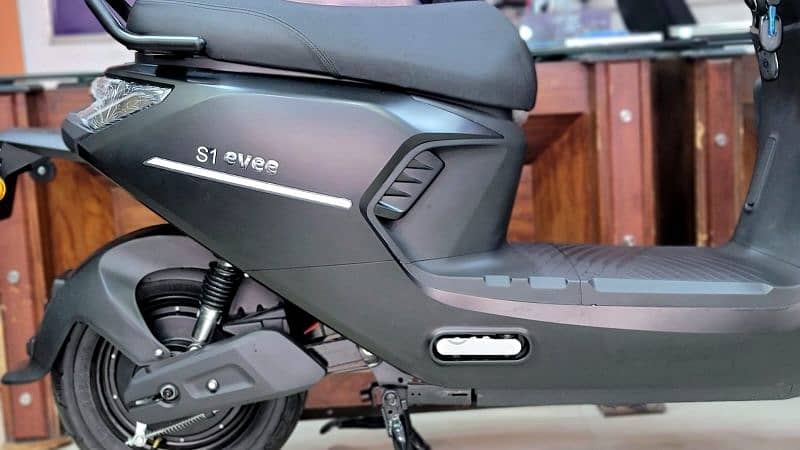 Evee S1 Electric Scooty 14