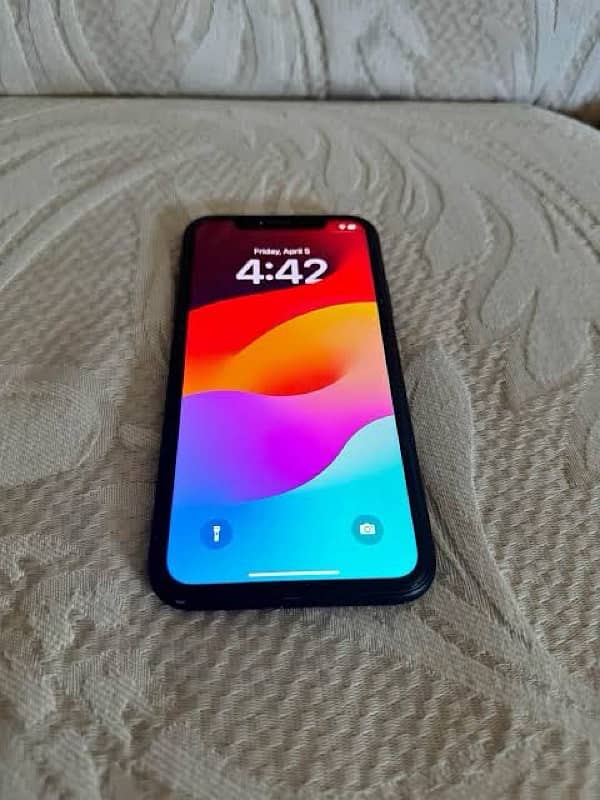 Iphone XR 64Storage, Sim Locked ,Battery Health 78% Back Black All Ok 0