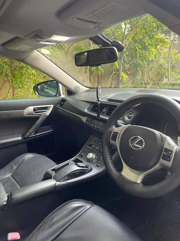 Lexus CT200h 2011 9