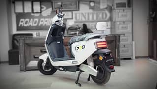 Crown PRO Model Electric Scooty