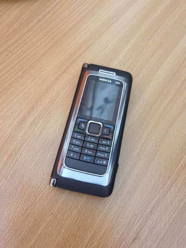 nokia e90 0