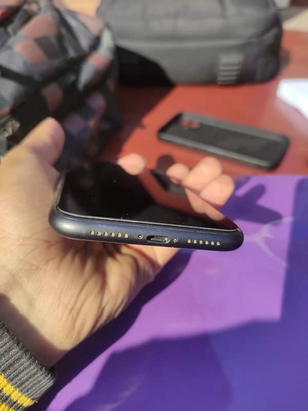 iphone 11 64gb pta approved 4