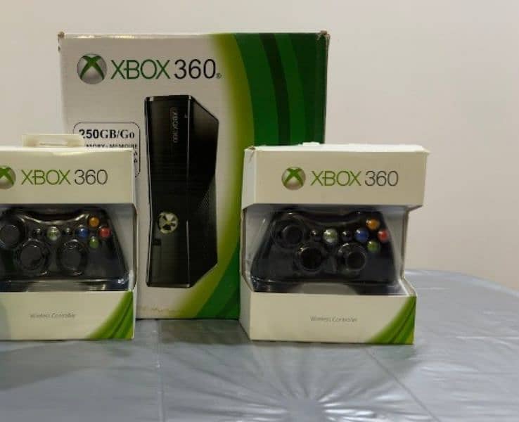 xbox 360 slim  with one wireless controller 8