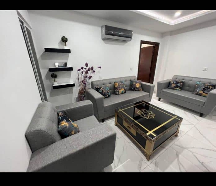 One bed luxury apartment for short stay like(3to4)hours in bahria town 3