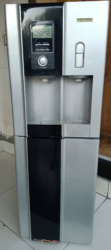 Electrolux Big size (water dispenser)for sale in good condition 2