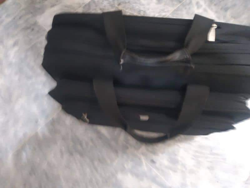 hand carry and laptop bag 7