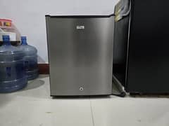 Room Mini Refrigerator Excellent Condition and Powerful Cooling