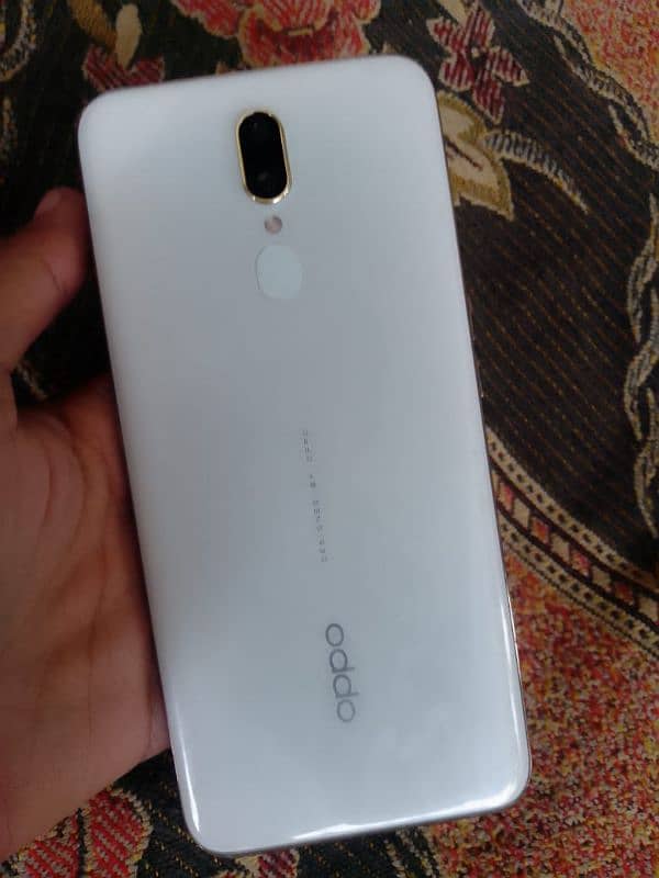 oppo f11 8.256 me 1