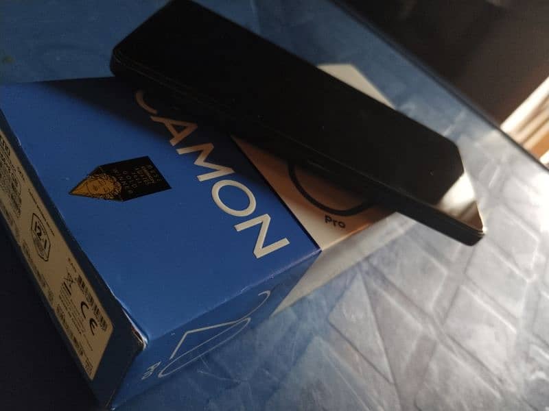 techno cammon 20 pro 8+8 256 . . box ha . . . 03185923789 1