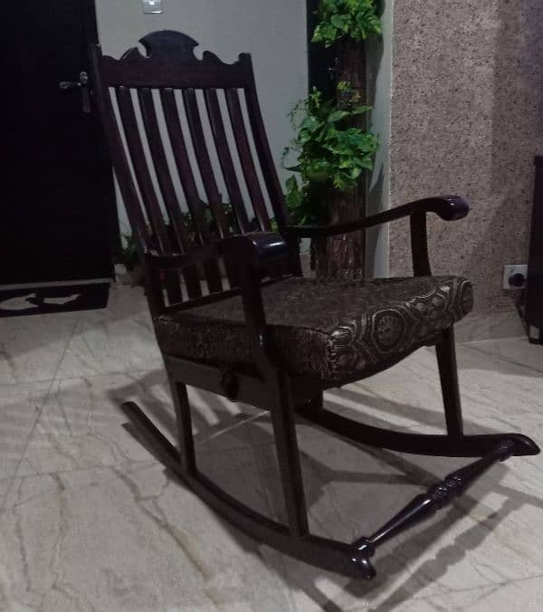 New Rocking chair 0