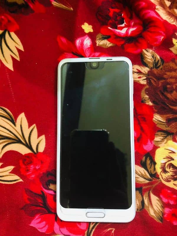 Sharp Aquos R2 non pta 1