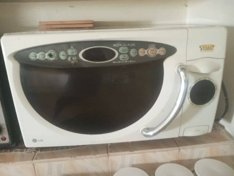 LG Microwave is for sell 0