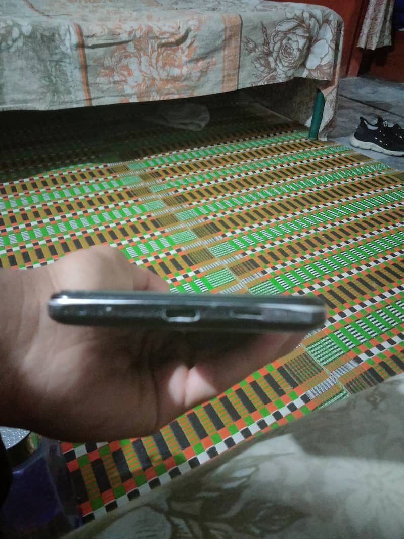 Aquos Zero Basic 5g 8/128 Rare Model 4